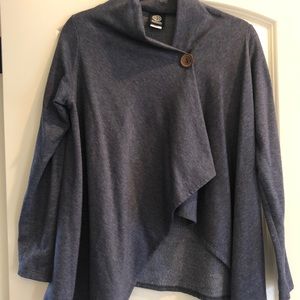 Women’s wrap top